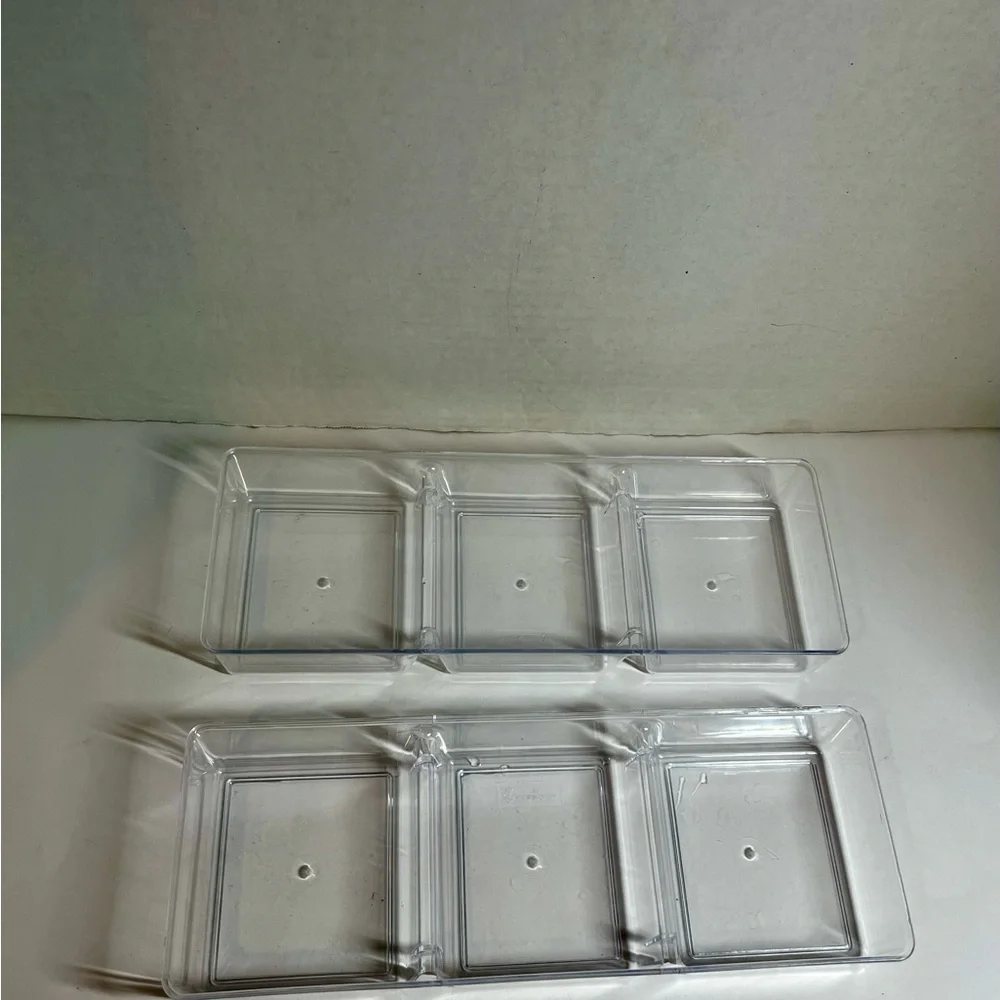 PAIR OF 3 SQUARE CUBE HEAVY PLASTIC TRAYS (MINT CONDITION)